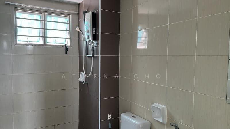 Pangsapuri untuk Disewa di South Bayu Residence (Bayu 2) - Athena Cho - Bathroom - PropertyGuru.com.my