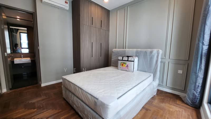 Service Residence for Sale at Bloomsvale Menara Vista Petaling - Yen Alice - Master Bedroom - PropertyGuru.com.my