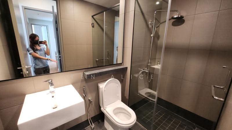 Service Residence for Sale at Bloomsvale Menara Vista Petaling - Yen Alice - Bathroom 3 (Attached) - PropertyGuru.com.my