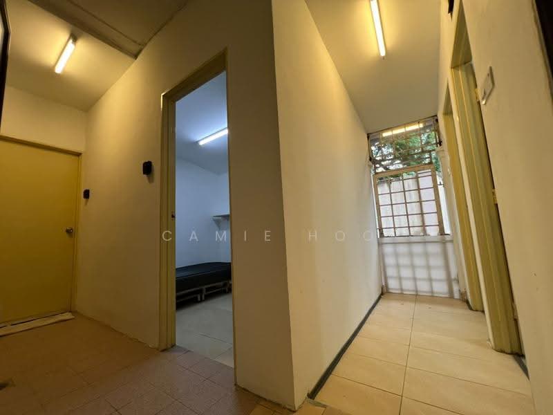 Rumah Teres untuk Dijual di Alam Damai (Cheras) - Camie Hoo - Corridor - PropertyGuru.com.my
