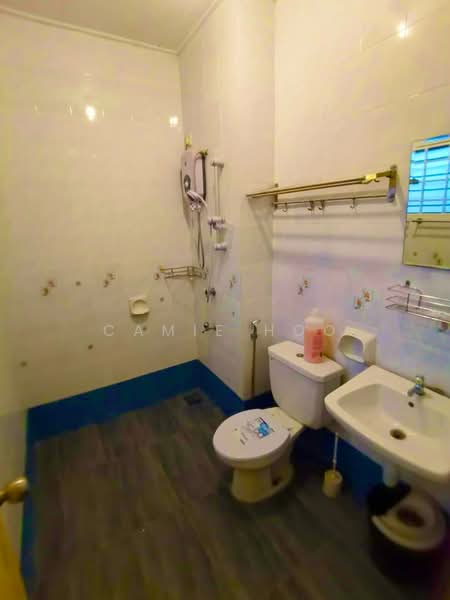 Rumah Teres untuk Dijual di Alam Damai (Cheras) - Camie Hoo - Bathroom - PropertyGuru.com.my