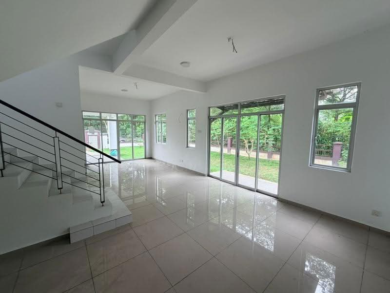 Rumah Teres 2-Tingkat untuk Dijual di Kota Emerald (Rawang) - Roman Yap - Living Room - PropertyGuru.com.my
