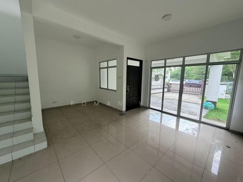 Rumah Teres 2-Tingkat untuk Dijual di Kota Emerald (Rawang) - Roman Yap - Living Room - PropertyGuru.com.my