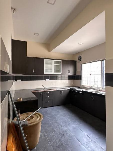 Rumah Teres 1-Tingkat untuk Dijual di Taman Gembira (Jalan Klang Lama (Old Klang Road)) - LOW WK - Kitchen - PropertyGuru.com.my