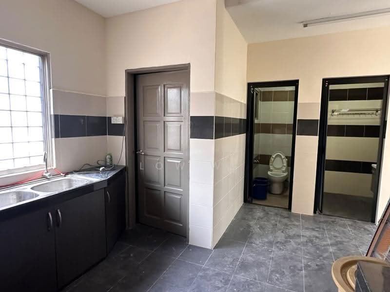 Rumah Teres 1-Tingkat untuk Dijual di Taman Gembira (Jalan Klang Lama (Old Klang Road)) - LOW WK - Kitchen - PropertyGuru.com.my