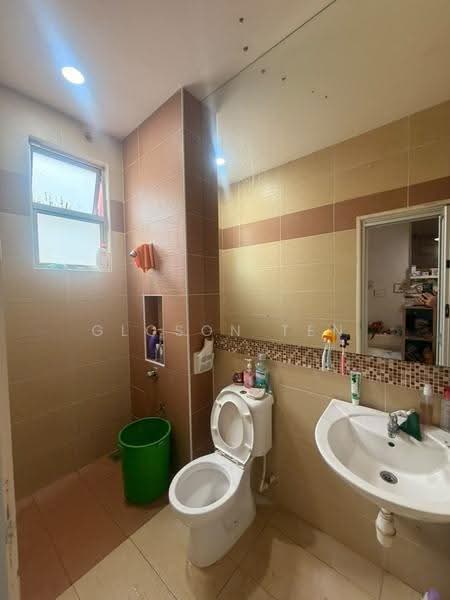 Semi-Detached House for Sale in Bandar Putra (Kulai) - Gloson Ten - Bathroom - PropertyGuru.com.my