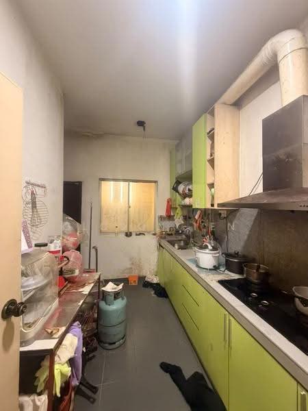 Semi-Detached House for Sale in Bandar Putra (Kulai) - Gloson Ten - Kitchen - PropertyGuru.com.my