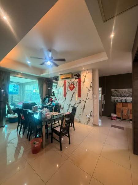 Semi-Detached House for Sale in Bandar Putra (Kulai) - Gloson Ten - Dining Room - PropertyGuru.com.my