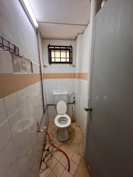 Shop / Office untuk Dijual di Taman Mawar (Pasir Gudang) - Nathan Chan - Bathroom - PropertyGuru.com.my