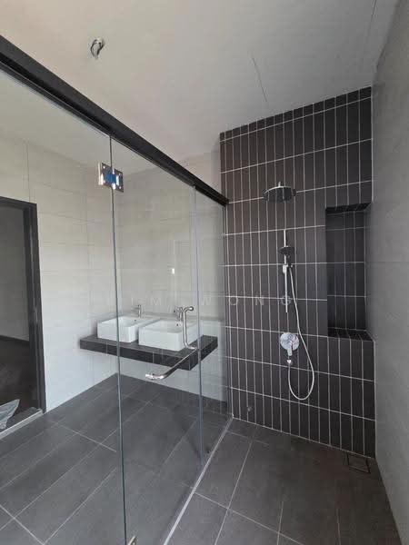 Semi-Detached House for Sale in Bandar Kinrara Seksyen 8 (Bandar Kinrara) - Kim Wong - Bathroom - PropertyGuru.com.my