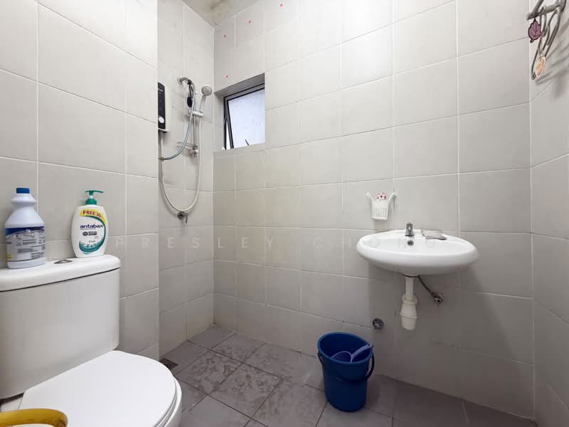 Kondominium untuk Dijual di Kampar Lake Campus - Presley Chong - Bathroom 2 - PropertyGuru.com.my