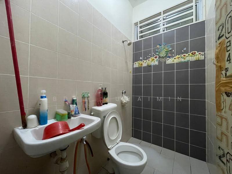 Rumah Berkembar untuk Dijual di Bandar Seri Astana (Sungai Petani) - Abdul Muhaimin - Bathroom - PropertyGuru.com.my
