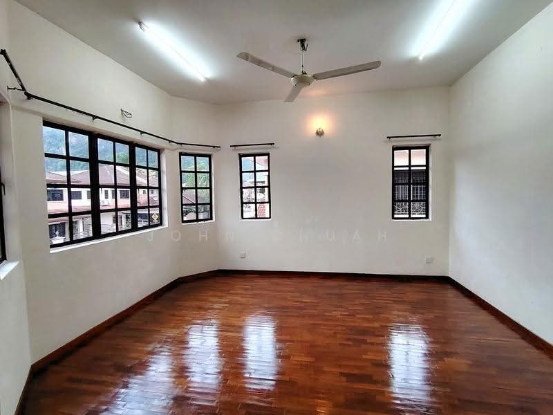 Cluster House for Sale in Tambun (Perak) - John Chuah - Living Room - PropertyGuru.com.my