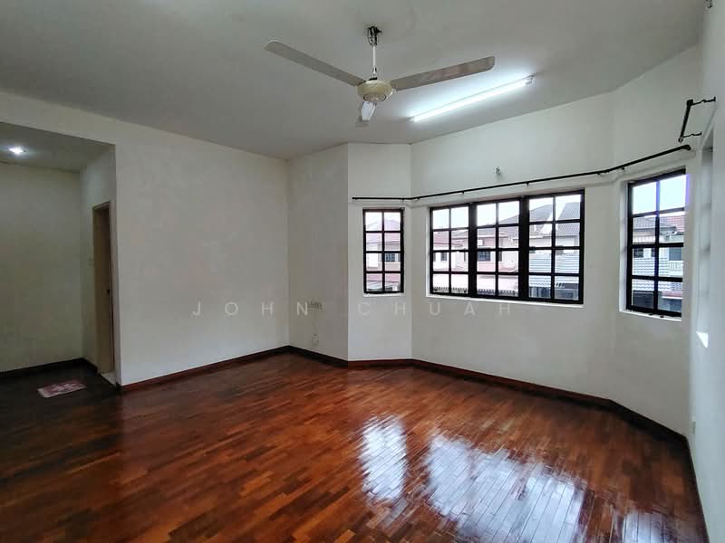 Cluster House for Sale in Tambun (Perak) - John Chuah - Living Room - PropertyGuru.com.my