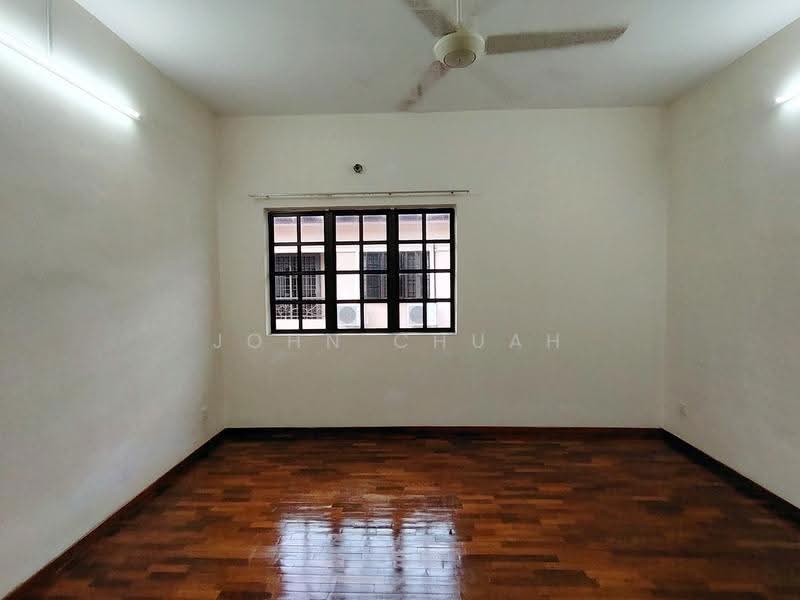 Cluster House for Sale in Tambun (Perak) - John Chuah - Living Room - PropertyGuru.com.my