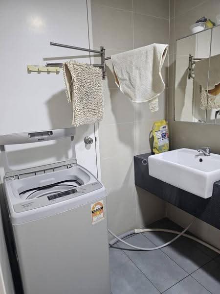 Kediaman Servis untuk Disewa di You Residences @ You City - Camie Hoo - Bathroom - PropertyGuru.com.my