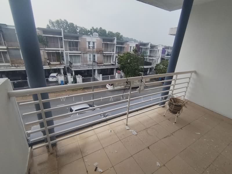 2.5-storey Terraced House for Sale in Sunway Alam Suria (Shah Alam) - William Lim - Balcony - PropertyGuru.com.my