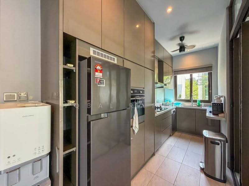 Bungalow House untuk Dijual di Taman Puncak Perdana (Shah Alam) - Iqbal Rafei - Kitchen - PropertyGuru.com.my