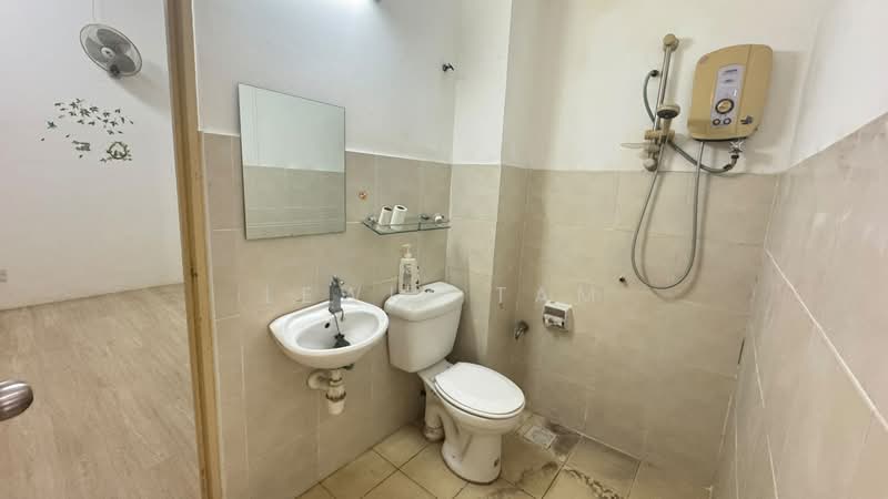 2-storey Terraced House for Sale in Puchong (Selangor) - Lewis Tam - Bathroom - PropertyGuru.com.my