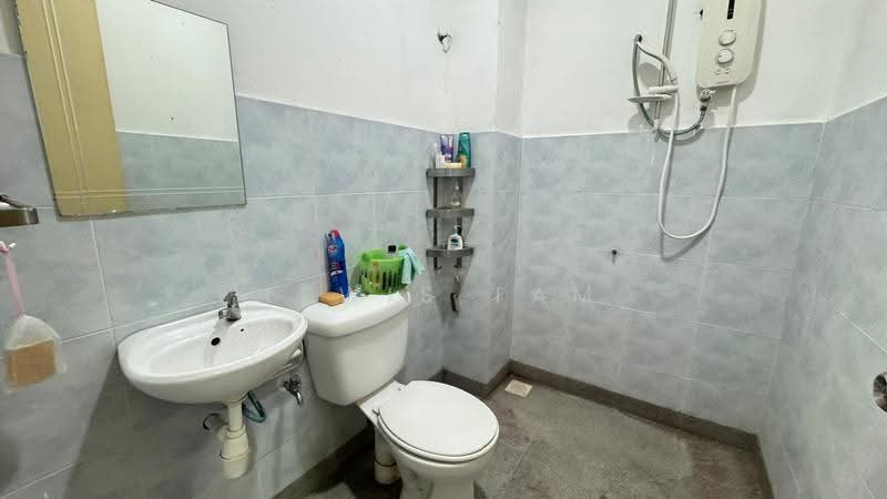 2-storey Terraced House for Sale in Puchong (Selangor) - Lewis Tam - Bathroom - PropertyGuru.com.my