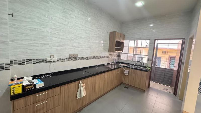 2-storey Terraced House for Sale in Puchong (Selangor) - Lewis Tam - Kitchen - PropertyGuru.com.my