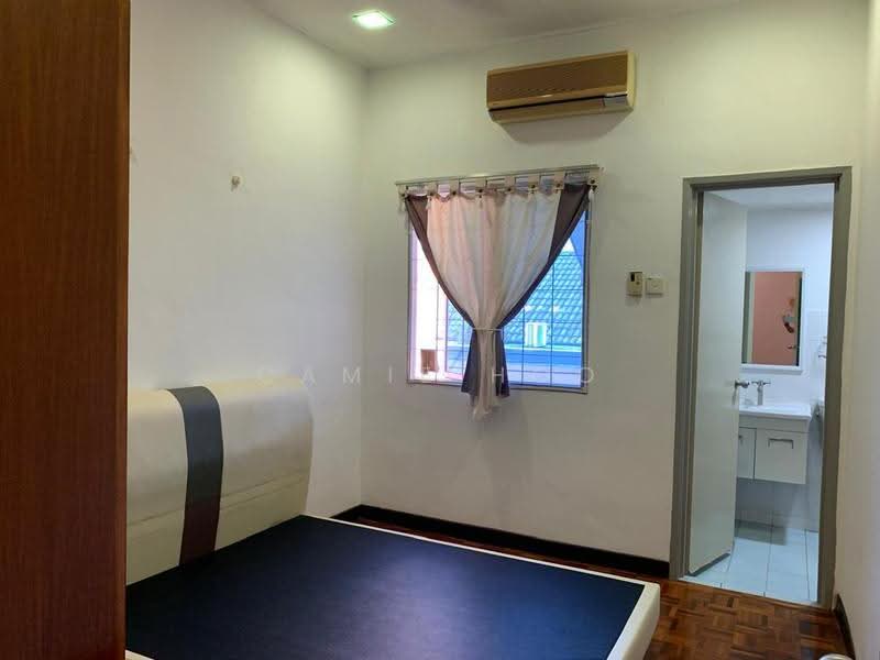 Rumah Teres untuk Dijual di Bandar Kinrara Seksyen 5 (Bandar Kinrara) - Camie Hoo - Bedroom - PropertyGuru.com.my