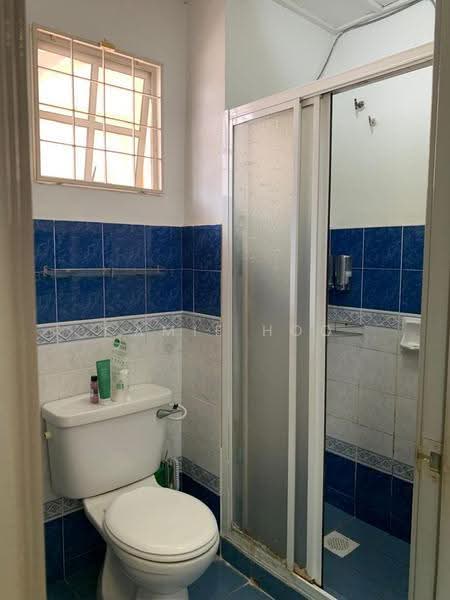 Rumah Teres untuk Dijual di Bandar Kinrara Seksyen 5 (Bandar Kinrara) - Camie Hoo - Bathroom - PropertyGuru.com.my