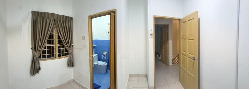 Rumah Teres 2-Tingkat untuk Disewa di Taman Subang Mewah (Subang Jaya) - Dion Diong - Bathroom - PropertyGuru.com.my