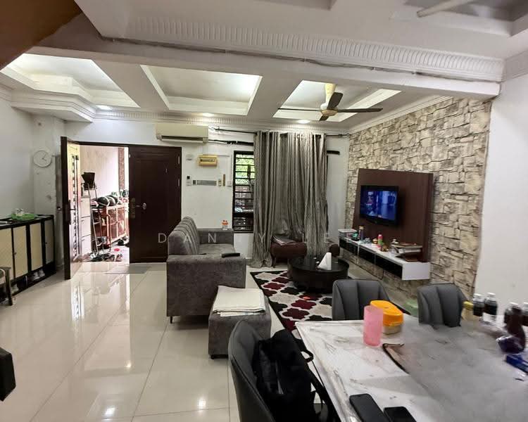 2-storey Terraced House for Sale in Lestari Putra (Seri Kembangan) - Danny Lee - Living Room - PropertyGuru.com.my