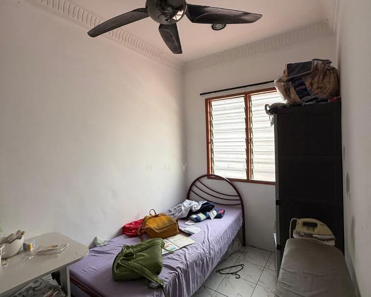 2-storey Terraced House for Sale in Lestari Putra (Seri Kembangan) - Danny Lee - Bedroom - PropertyGuru.com.my