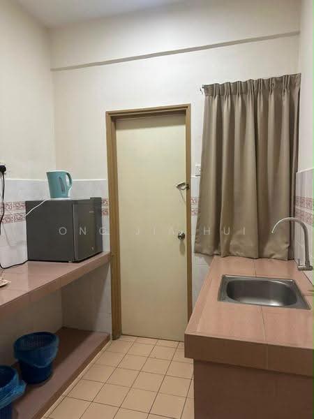 Pangsapuri untuk Dijual di Glory Beach Resort - Ong Jia Hui - Kitchen - PropertyGuru.com.my