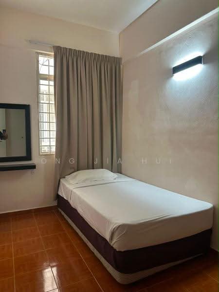 Pangsapuri untuk Dijual di Glory Beach Resort - Ong Jia Hui - Bedroom - PropertyGuru.com.my