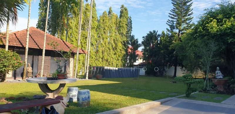 Bungalow House for Sale in Seri Kembangan (Selangor) - Camie Hoo - Garden - PropertyGuru.com.my