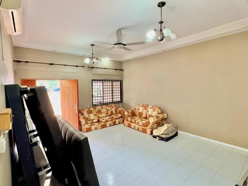 Semi-Detached House for Sale in Taman Johor Jaya (Johor Bahru) - Fakhrul Imlan - Living Room - PropertyGuru.com.my