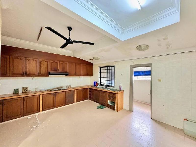 Semi-Detached House for Sale in Taman Johor Jaya (Johor Bahru) - Fakhrul Imlan - Kitchen - PropertyGuru.com.my