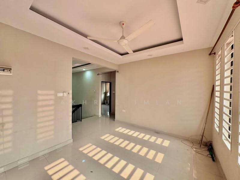 Semi-Detached House for Sale in Taman Johor Jaya (Johor Bahru) - Fakhrul Imlan - Living Room - PropertyGuru.com.my