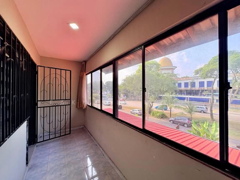 Semi-Detached House for Sale in Taman Johor Jaya (Johor Bahru) - Fakhrul Imlan - Balcony - PropertyGuru.com.my