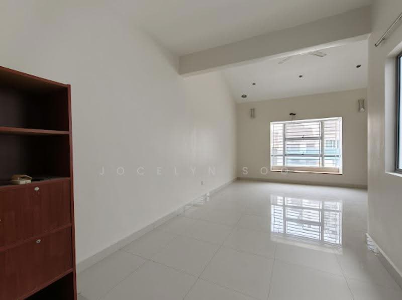 2.5-storey Terraced House for Sale in Jia Residences (Seri Kembangan) - Jocelyn Soo - Living Room - PropertyGuru.com.my