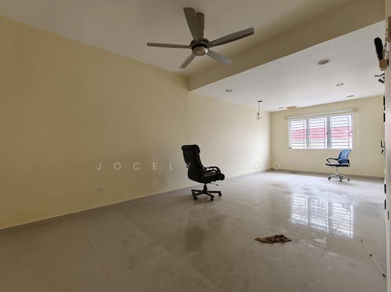 2.5-storey Terraced House for Sale in Jia Residences (Seri Kembangan) - Jocelyn Soo - Living Room - PropertyGuru.com.my