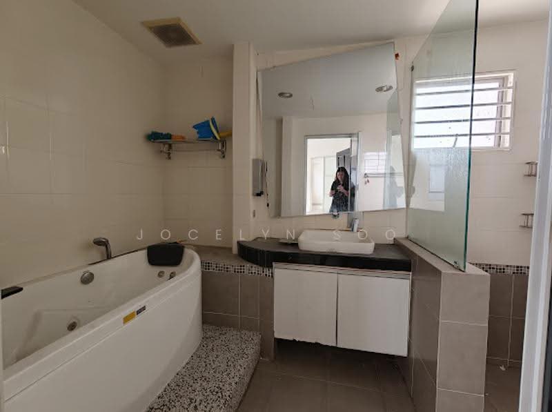 2.5-storey Terraced House for Sale in Jia Residences (Seri Kembangan) - Jocelyn Soo - Bathroom - PropertyGuru.com.my