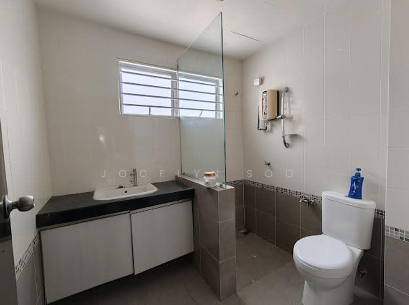 2.5-storey Terraced House for Sale in Jia Residences (Seri Kembangan) - Jocelyn Soo - Bathroom - PropertyGuru.com.my