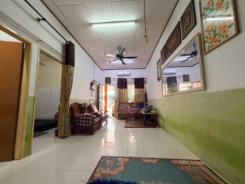1-storey Terraced House for Sale in Bandar Puteri Jaya (Sungai Petani) - Hasrul Rosli - Living Room - PropertyGuru.com.my
