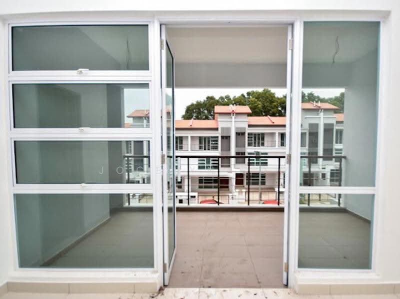 2.5-storey Terraced House for Sale in Seri Kembangan (Selangor) - Jocelyn Soo - PropertyGuru.com.my