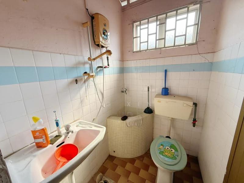 Rumah Teres 1-Tingkat untuk Dijual di Taman Sentosa (Johor Bahru) - Ing Xin - Bathroom - PropertyGuru.com.my