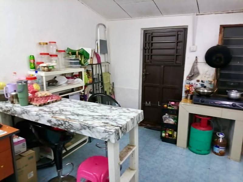 1-storey Terraced House for Sale in Taman Universiti (Skudai) - Fakhrul Imlan - Kitchen - PropertyGuru.com.my