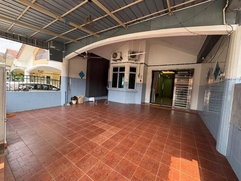 Rumah Teres 1-Tingkat untuk Dijual di Taman Bestari Indah (Ulu Tiram) - Ing Xin - Exterior - PropertyGuru.com.my
