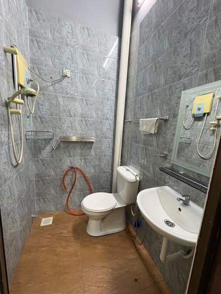 Rumah Teres 1-Tingkat untuk Dijual di Taman Bestari Indah (Ulu Tiram) - Ing Xin - Bathroom - PropertyGuru.com.my