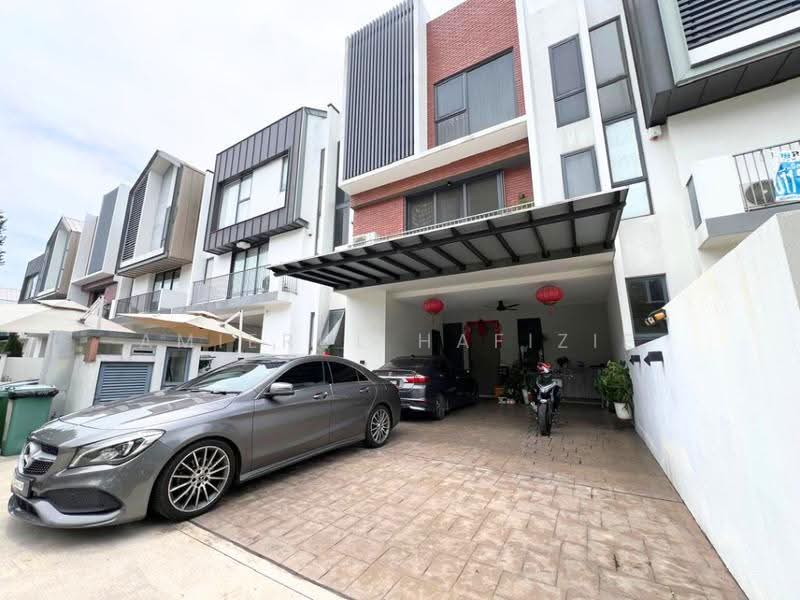 Rumah Teres 3-Tingkat untuk Dijual di Twentyfive7 (Tanjong Duabelas) - Amierul Hafizie - Exterior - PropertyGuru.com.my