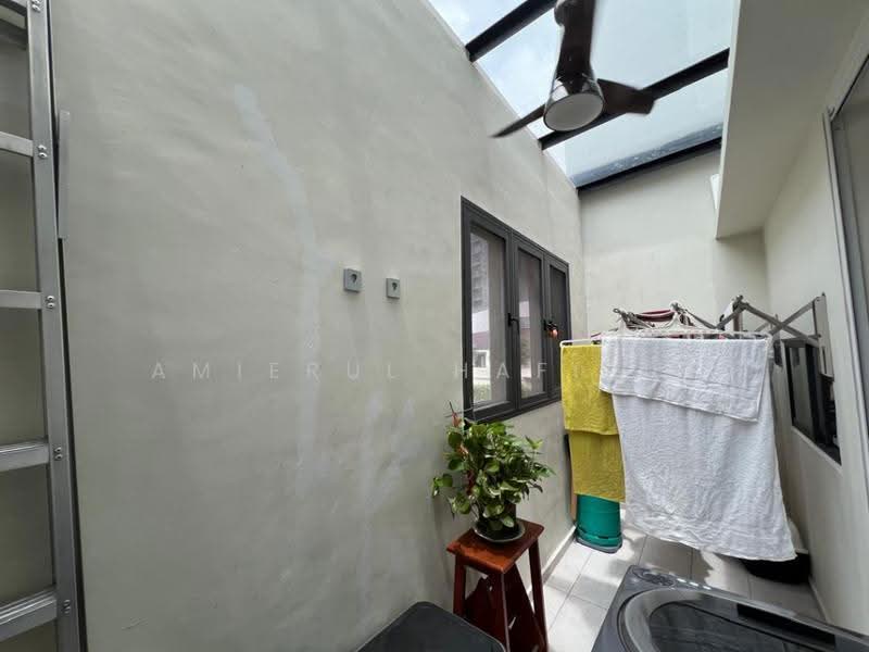 Rumah Teres 3-Tingkat untuk Dijual di Twentyfive7 (Tanjong Duabelas) - Amierul Hafizie - Balcony - PropertyGuru.com.my