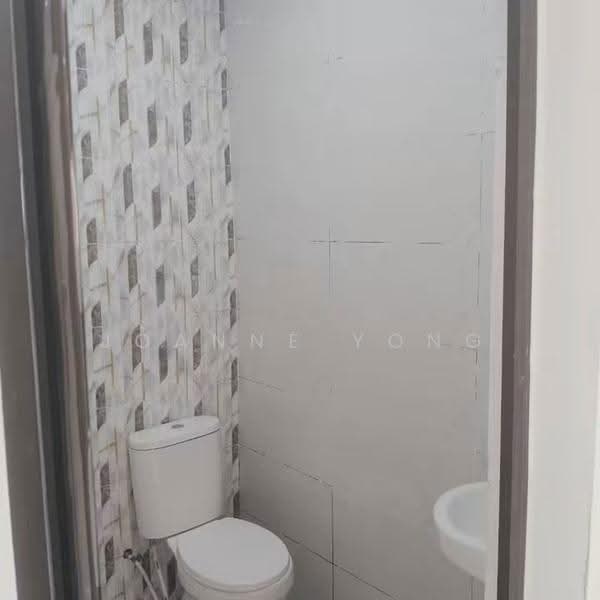 1-storey Terraced House for Sale in Tampoi (Johor) - Joanne Yong - Bathroom - PropertyGuru.com.my